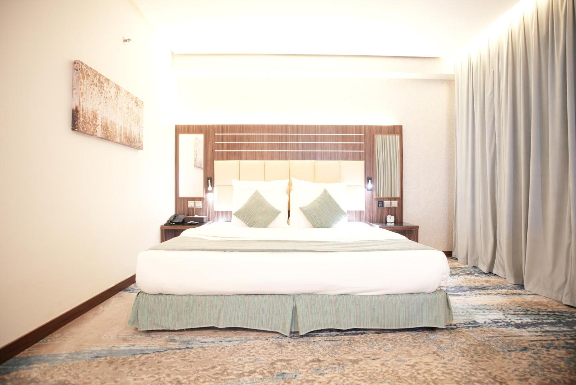 White Diamond Hotel Sari Jeddah Exterior photo